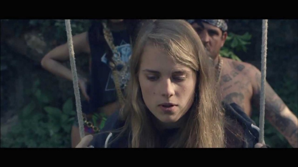 Video: Marika Hackman Bath Is Black